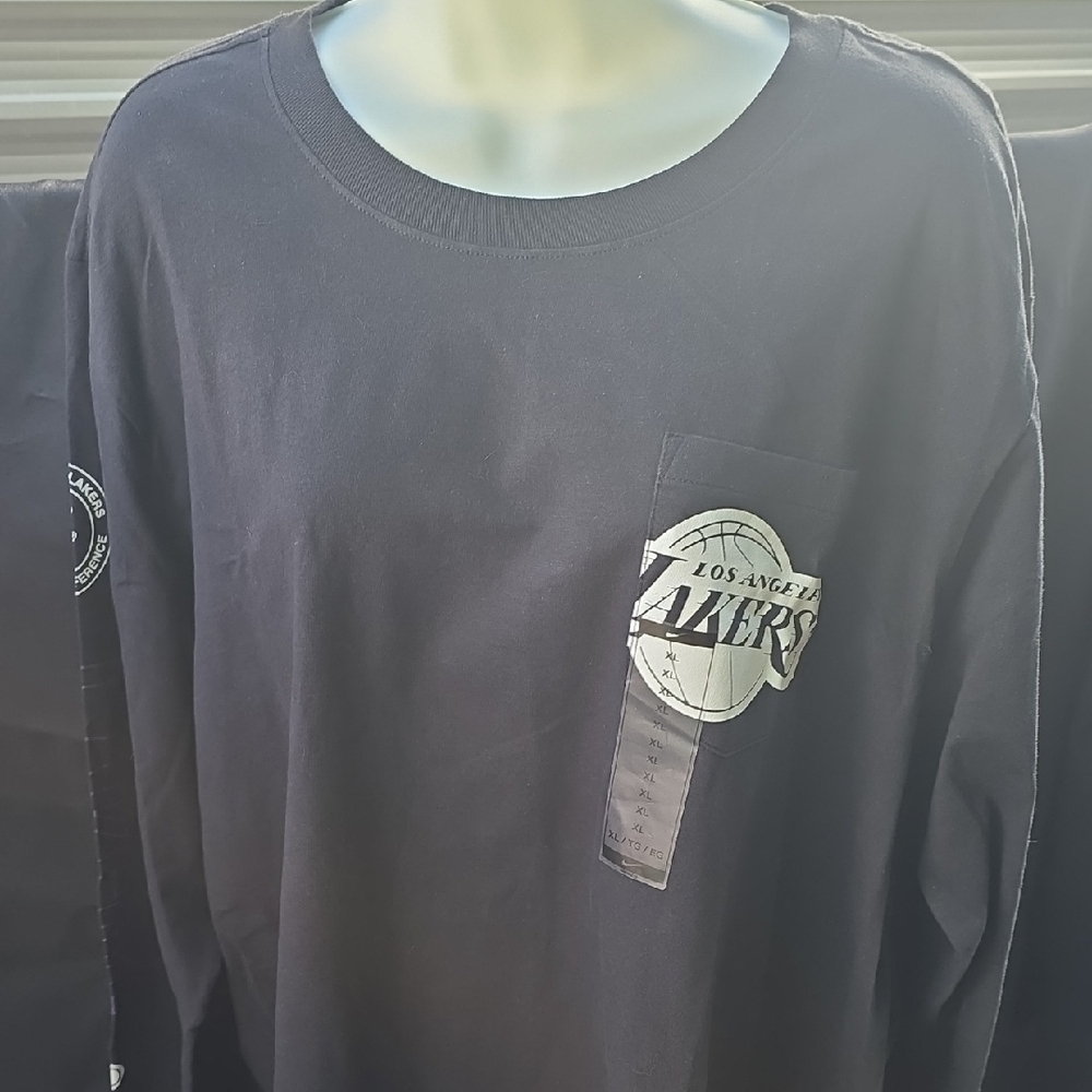Nike Men's Black Graphic Long Sleeve Shirt